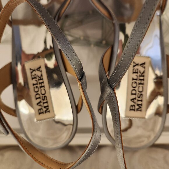 Badgley Mischka Embellished Whisper Blue Heels. NWT. Size 6 - Picture 7 of 9